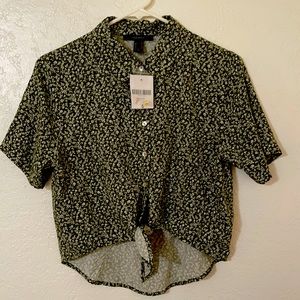NWT Crop button up shirt.